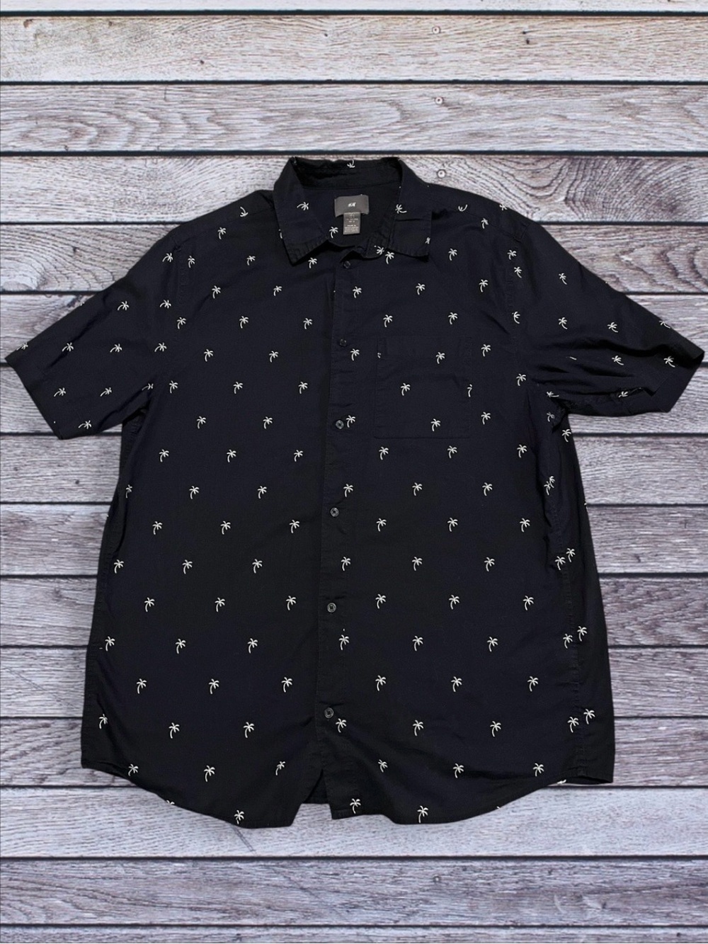 H&M Dark Navy Short-Sleeve Shirt with White Palm Motif Large